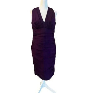 Carmen Marc Valvo sleeveless v neck cocktail party dress plum purple size 12